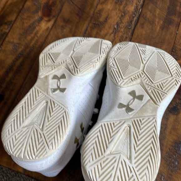 Under Armor Sneakers - Picture 4 of 7